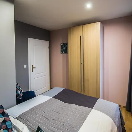 Apartment Pin-up 3bdr Ruterra Apt With City View *